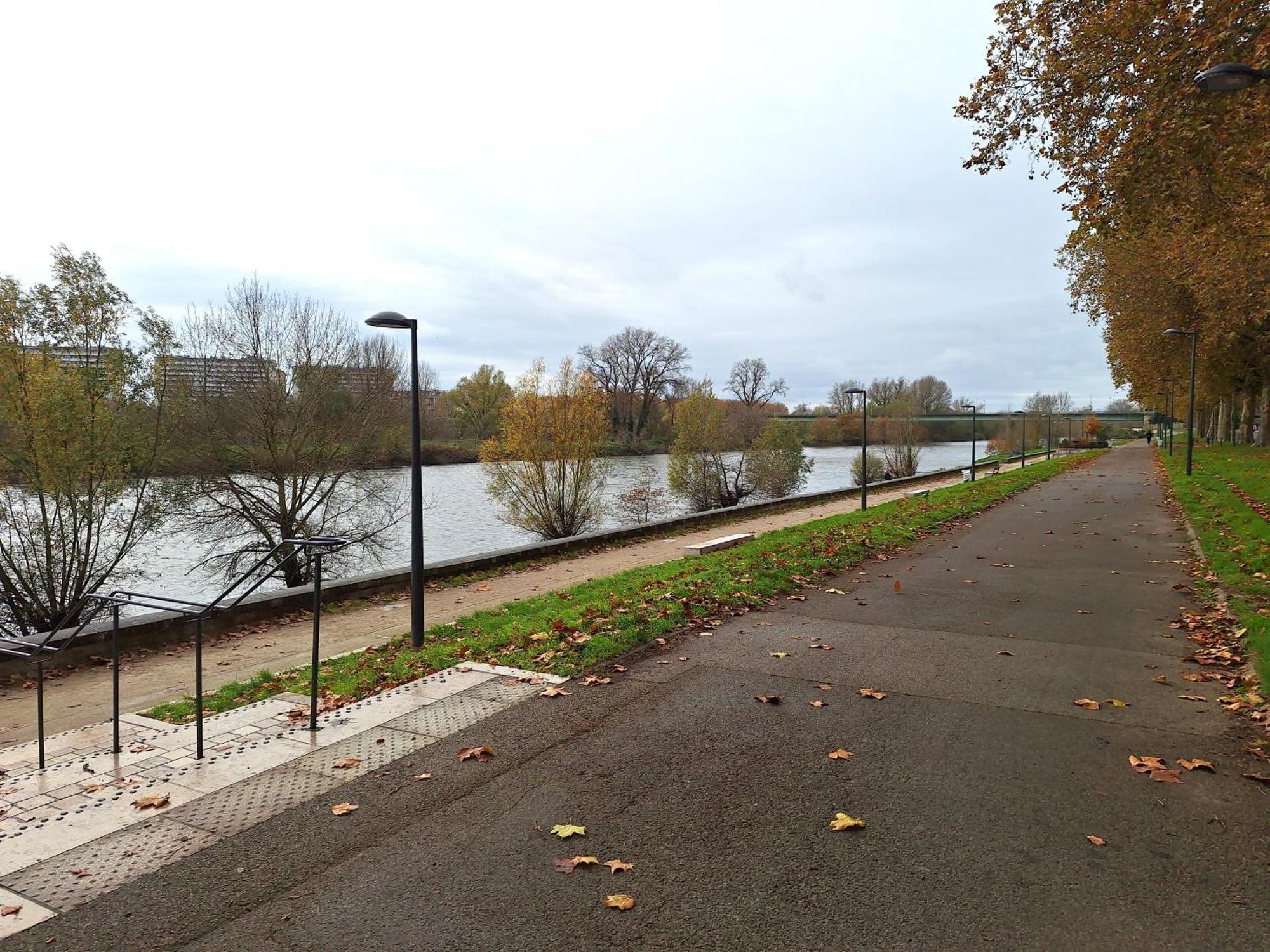 Notre Dame 1 - Vue Sur La Loire - Rdc - Hypercentre *